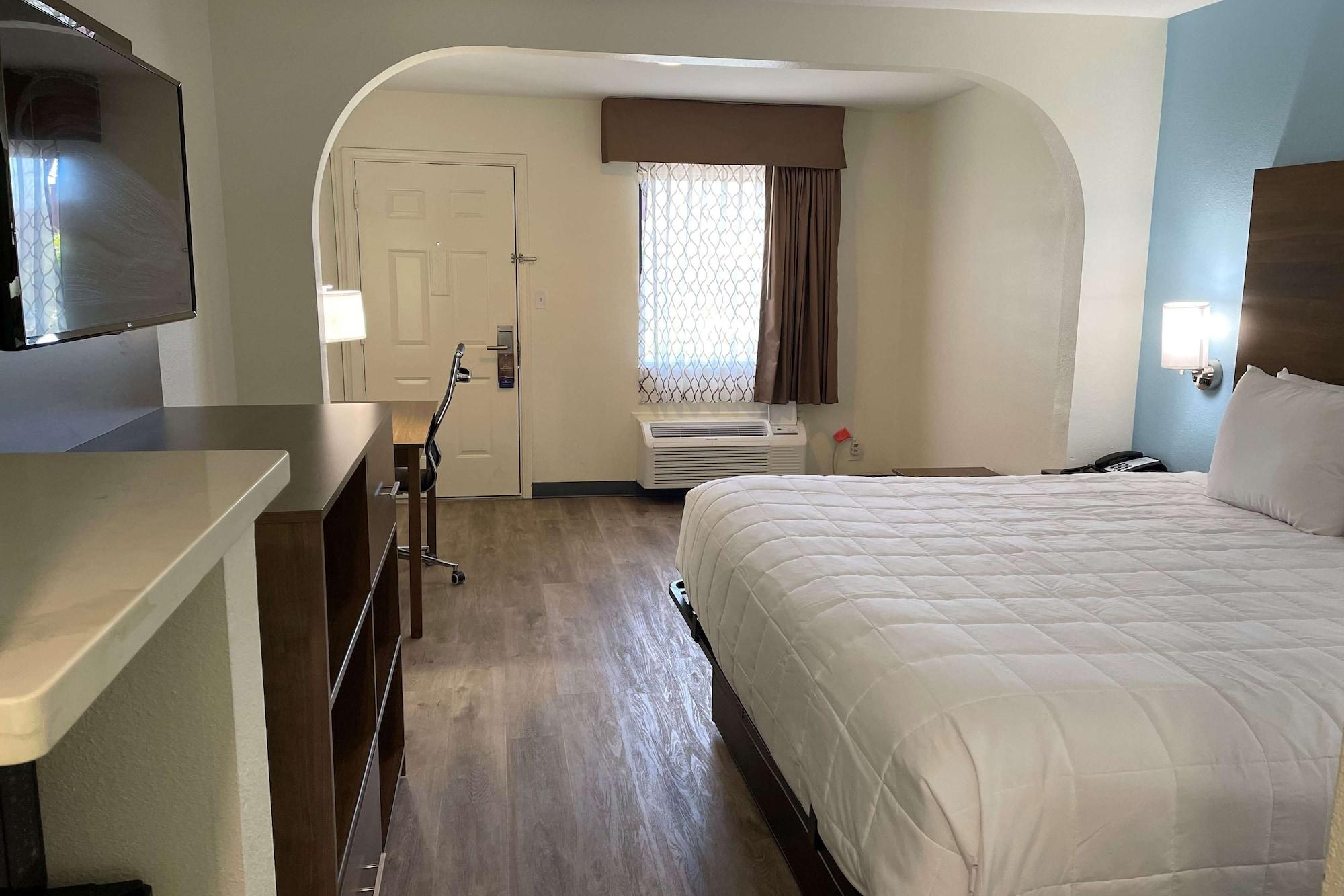 Motel Baymont By Wyndham Biloxi - Ocean Springs Exterior foto