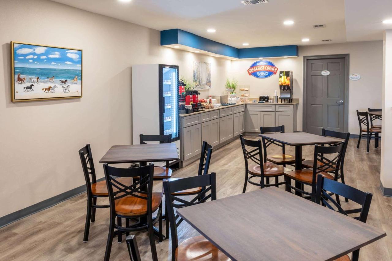 Motel Baymont By Wyndham Biloxi - Ocean Springs Exterior foto