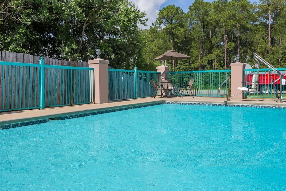Motel Baymont By Wyndham Biloxi - Ocean Springs Exterior foto